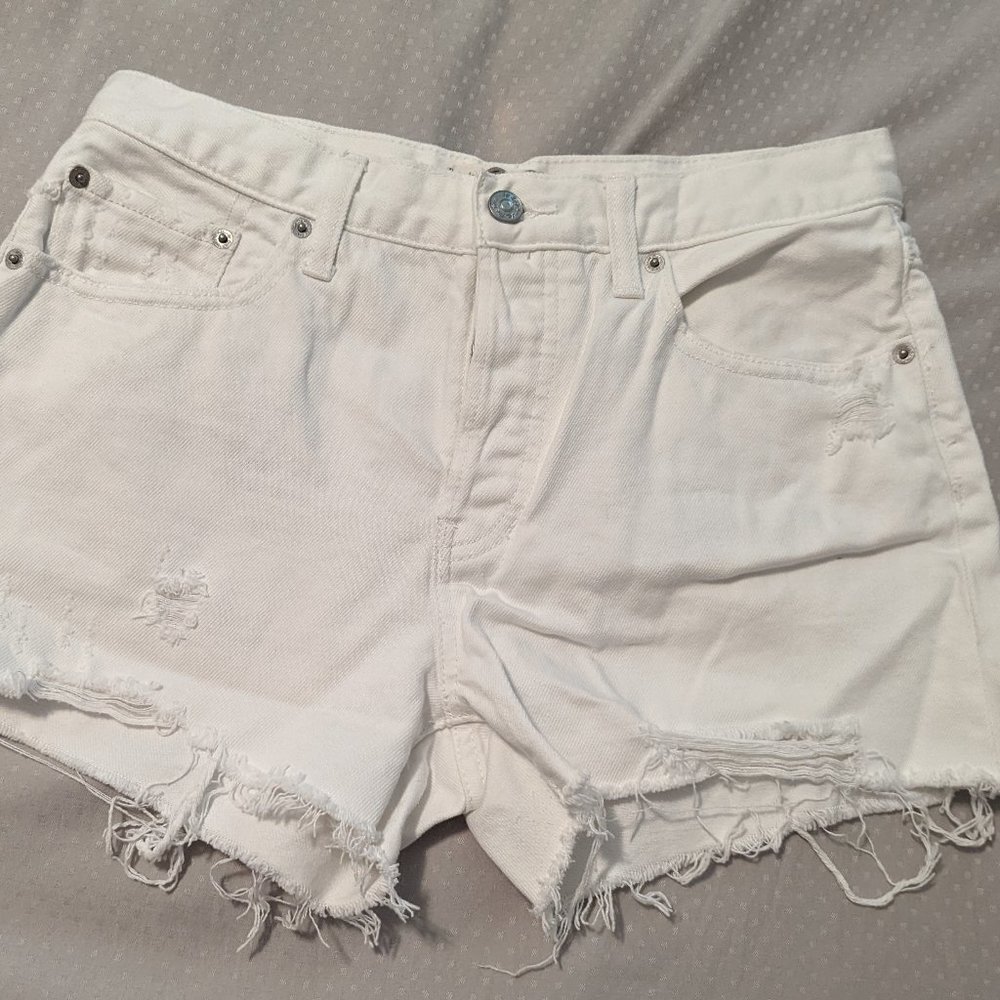 NEW 🤍 We the free - White Distressed Denim shorts 🤍